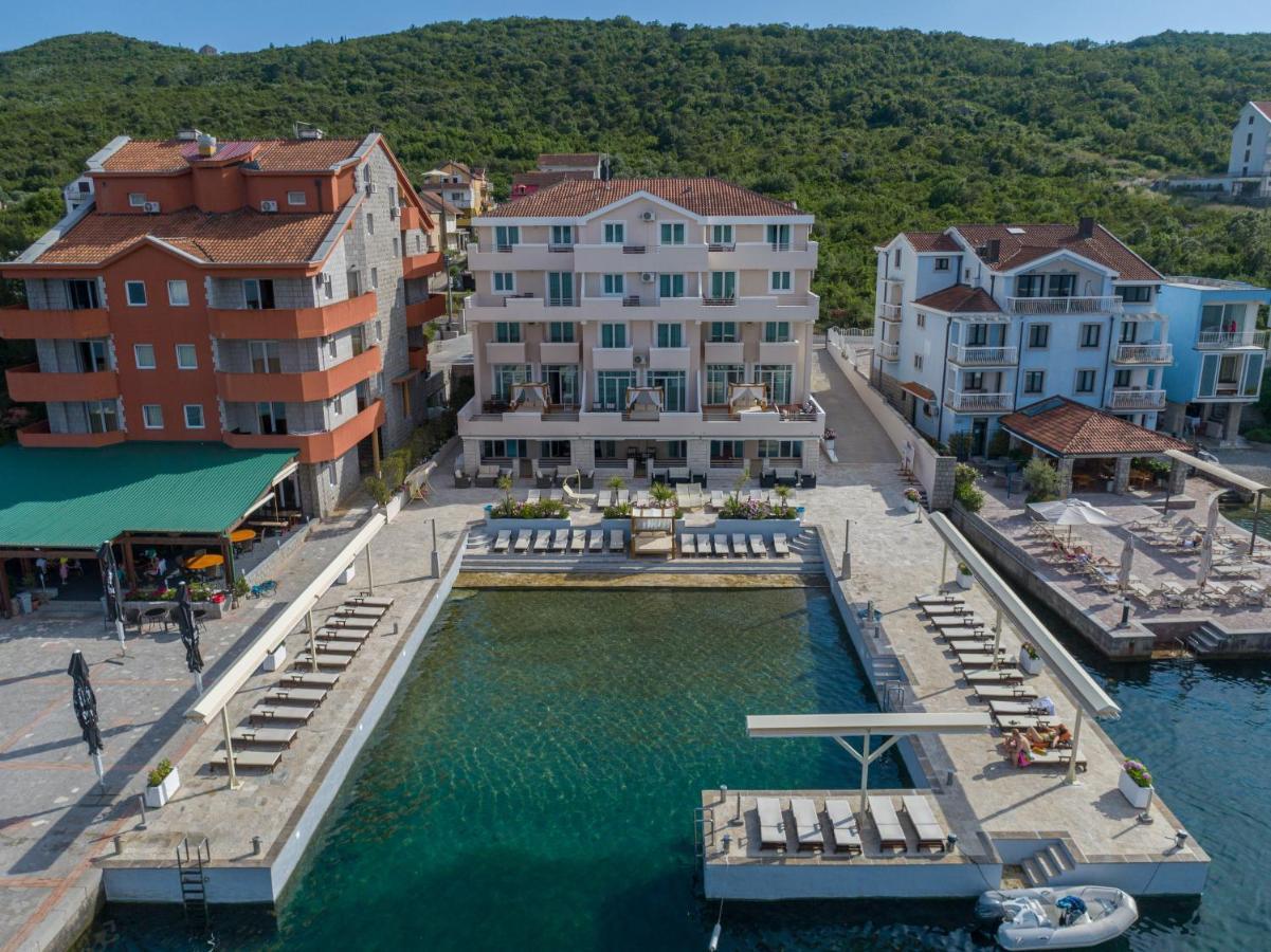 Apartments Adeona Tivat Extérieur photo